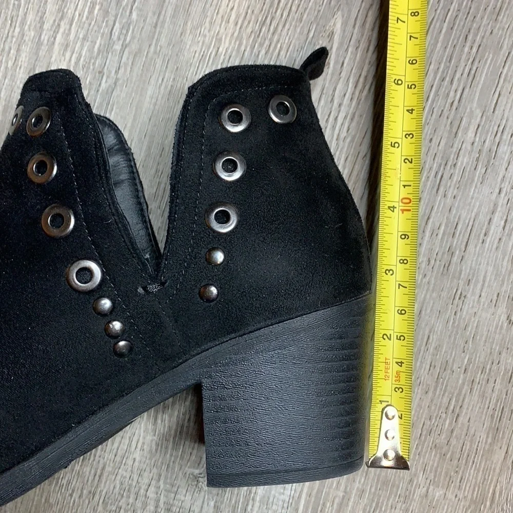 Black Ankle Boots With Silver Grommets Size 8.5